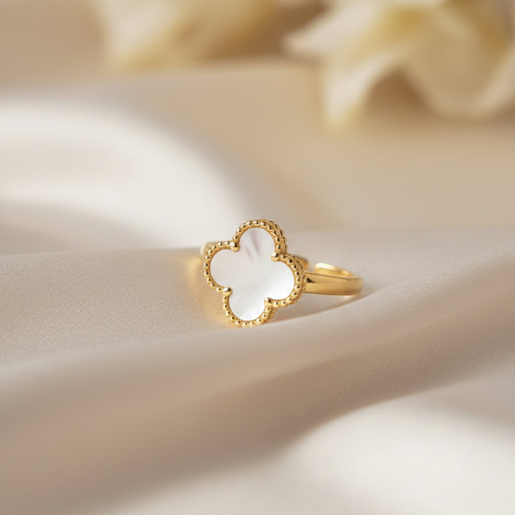 Clover Rings